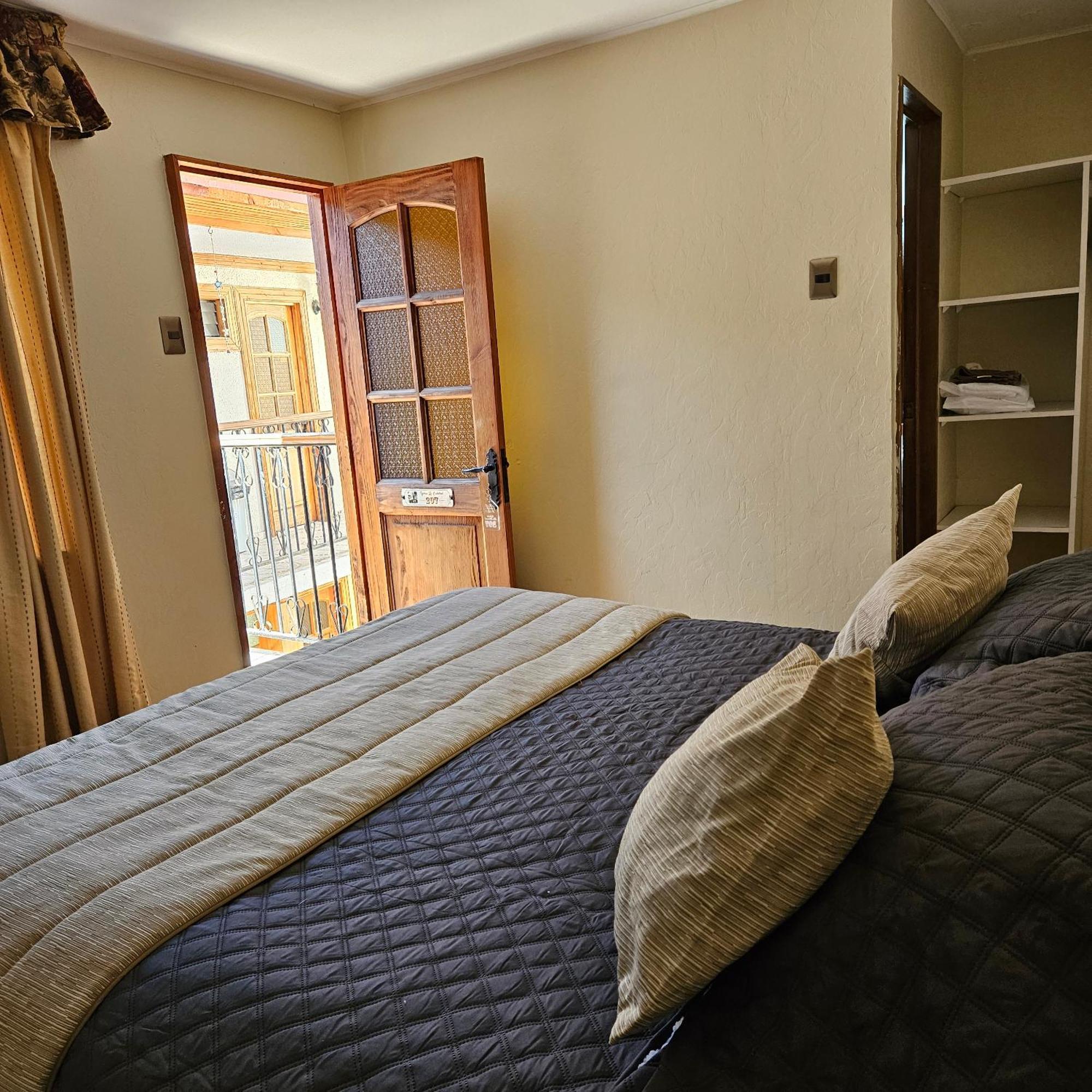 Hostal De Colon La Serena Kültér fotó